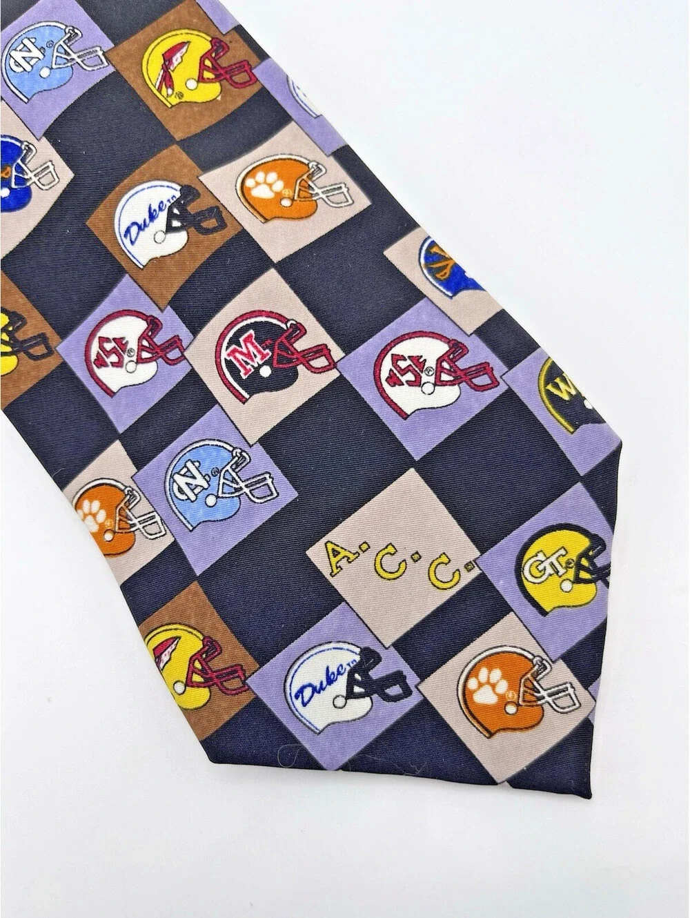 American Classice NCAA  A.C.C  Football Tie Classic Retro Vtg  4 X 54 Polyes